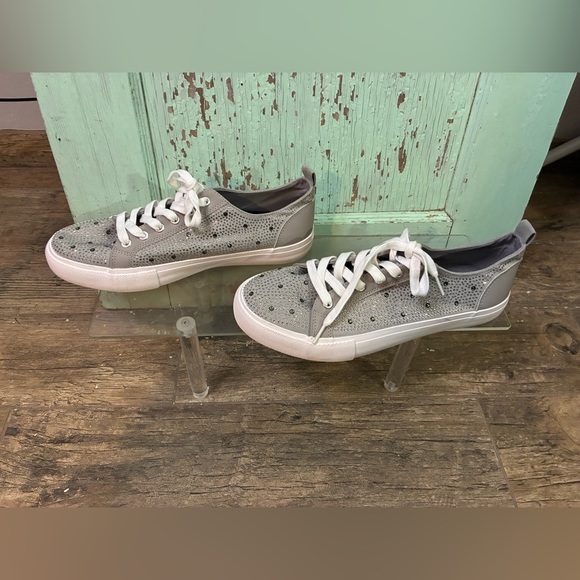 Torrid Gray Athletic Shoes with White Laces - Picture 4 of 8